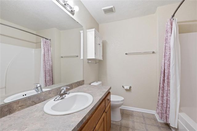 2005 E 24th Terrace, Lawrence, KS 66046