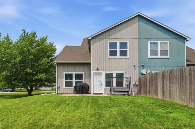 2005 E 24th Terrace, Lawrence, KS 66046