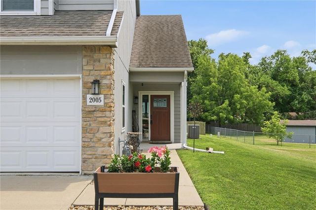 2005 E 24th Terrace, Lawrence, KS 66046
