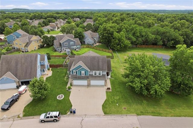 2005 E 24th Terrace, Lawrence, KS 66046