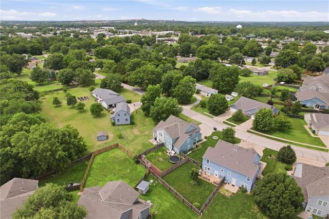 2005 E 24th Terrace, Lawrence, KS 66046