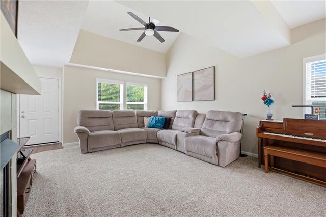 2005 E 24th Terrace, Lawrence, KS 66046