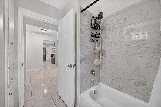 6039 Willow Glen Drive, Houston, TX 77033