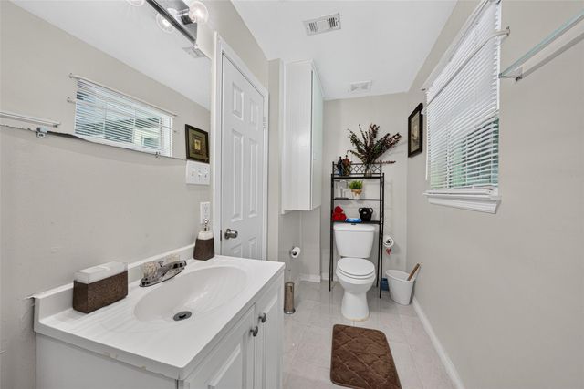 6039 Willow Glen Drive, Houston, TX 77033