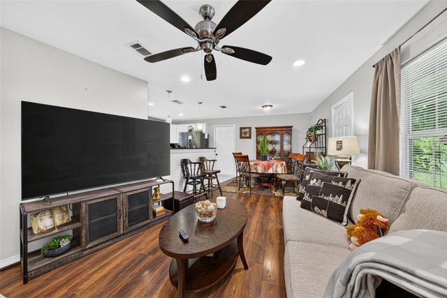 6039 Willow Glen Drive, Houston, TX 77033