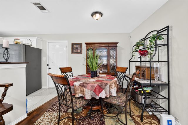 6039 Willow Glen Drive, Houston, TX 77033