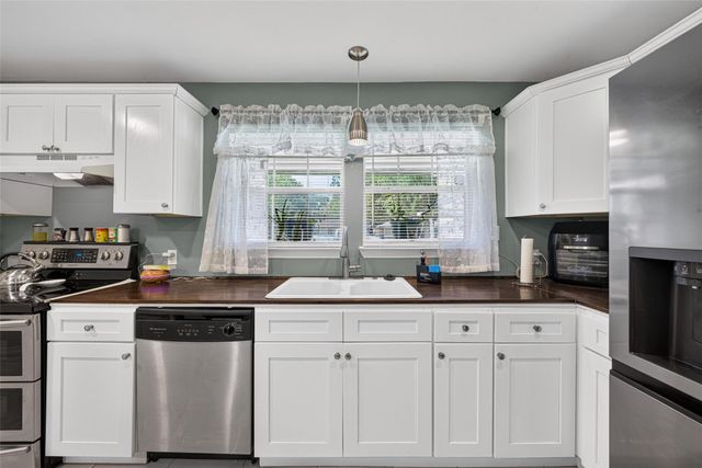 6039 Willow Glen Drive, Houston, TX 77033