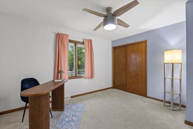 W265N6553 Beacon Hills CIRCLE, Lisbon, WI 53089