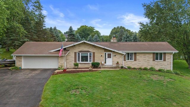 W265N6553 Beacon Hills CIRCLE, Lisbon, WI 53089