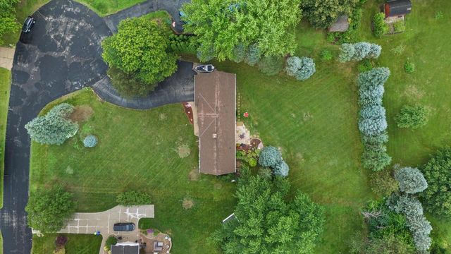 W265N6553 Beacon Hills CIRCLE, Lisbon, WI 53089
