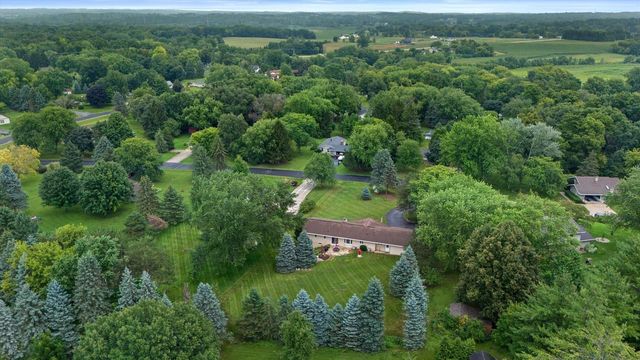 W265N6553 Beacon Hills CIRCLE, Lisbon, WI 53089