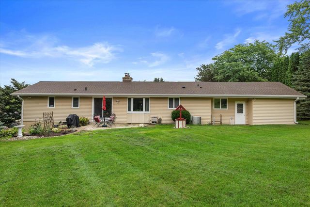 W265N6553 Beacon Hills CIRCLE, Lisbon, WI 53089