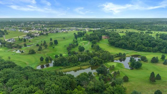 W265N6553 Beacon Hills CIRCLE, Lisbon, WI 53089