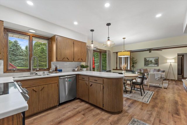 W265N6553 Beacon Hills CIRCLE, Lisbon, WI 53089