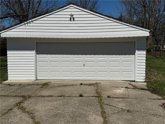 7407 Hawk Avenue, Mentor, OH 44060
