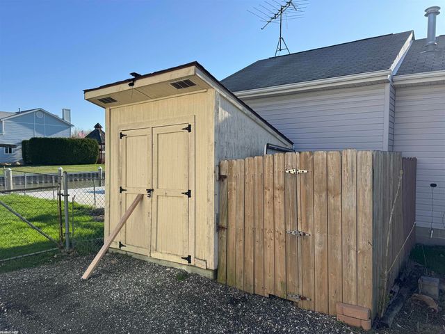 710 Ruskin Avenue, Algonac, MI 48001