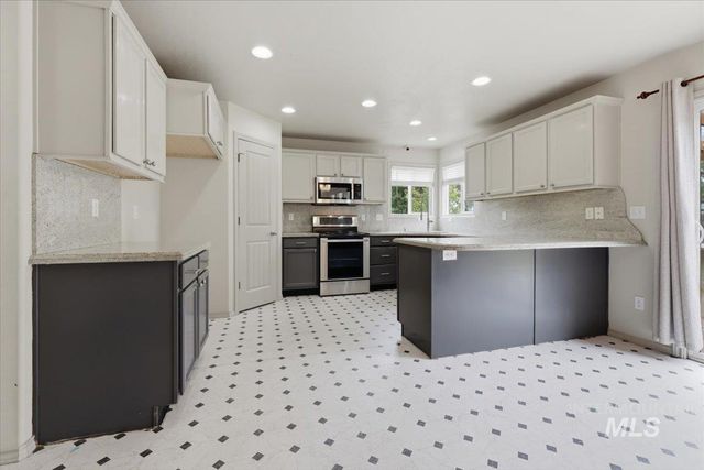 11860 Huckleberry Dr, Nampa, ID 83651