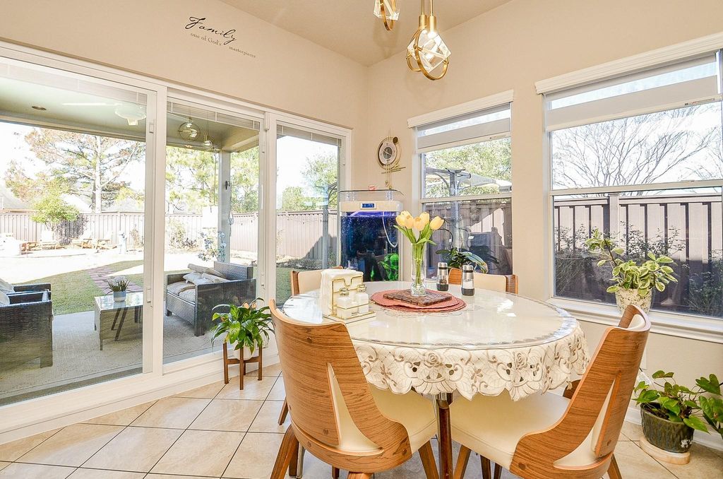 Image 10 of property listing at 3115 Sachse Court, Katy, TX 77449