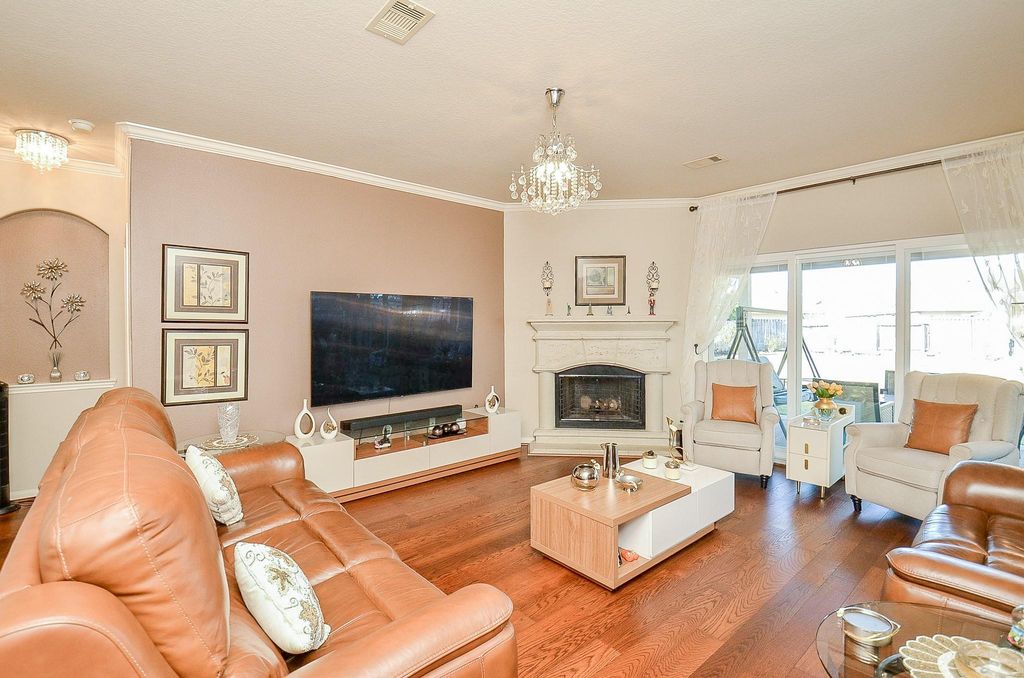 Image 12 of property listing at 3115 Sachse Court, Katy, TX 77449