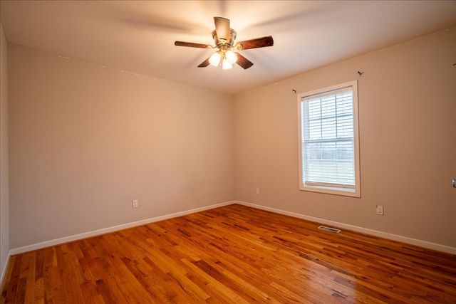 204 Brace Rd, Summertown, TN 38483