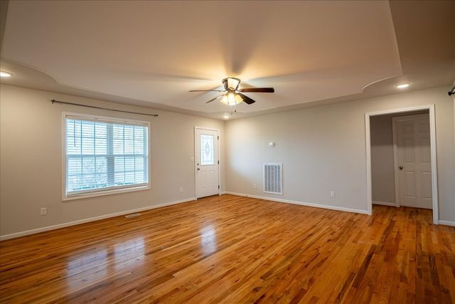 204 Brace Rd, Summertown, TN 38483