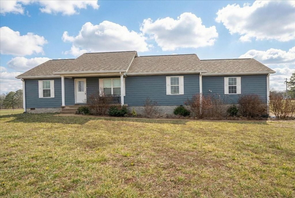 204 Brace Rd, Summertown, TN 38483