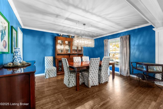 12902 N Osage Rd, Anchorage, KY 40223