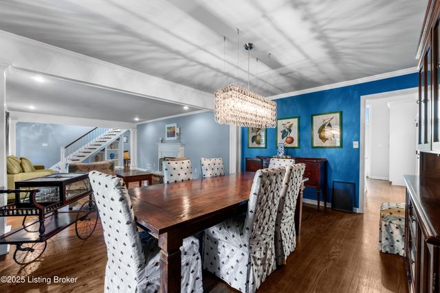 12902 N Osage Rd, Anchorage, KY 40223