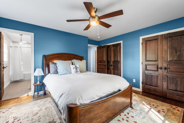 12902 N Osage Rd, Anchorage, KY 40223