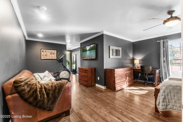 12902 N Osage Rd, Anchorage, KY 40223