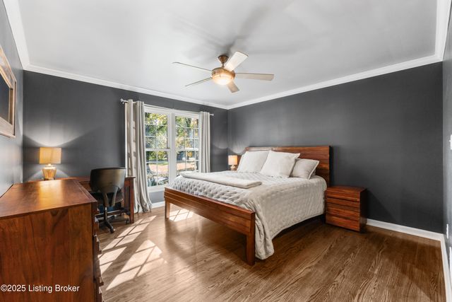 12902 N Osage Rd, Anchorage, KY 40223