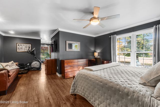 12902 N Osage Rd, Anchorage, KY 40223