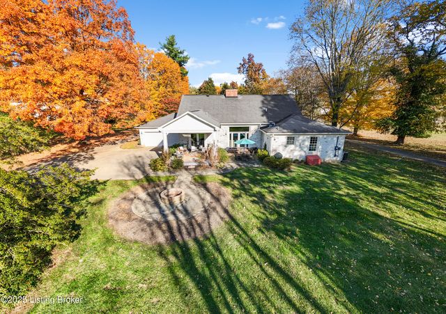 12902 N Osage Rd, Anchorage, KY 40223