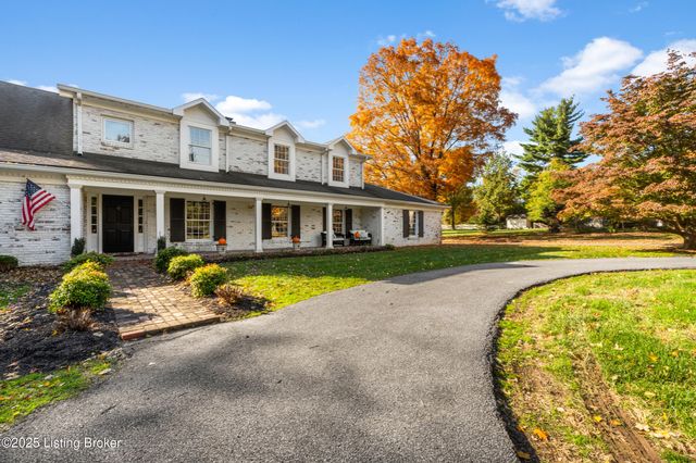 12902 N Osage Rd, Anchorage, KY 40223