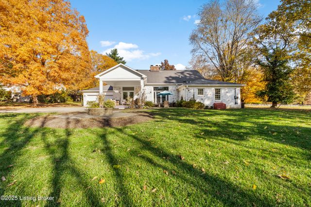 12902 N Osage Rd, Anchorage, KY 40223