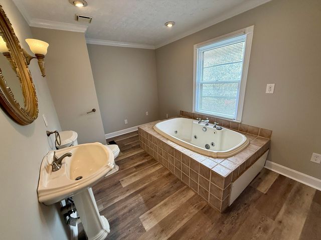 882 Jairus Drive, Lexington, KY 40515