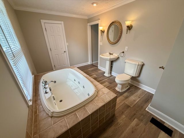 882 Jairus Drive, Lexington, KY 40515