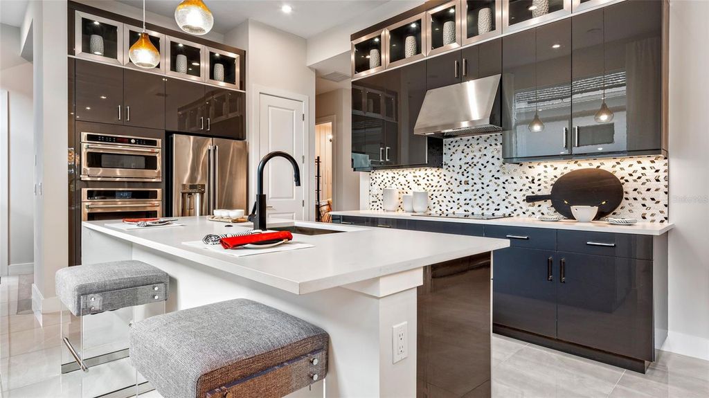 Image 12 of property listing at 391 VERONA WAY, Lady Lake, FL 32159