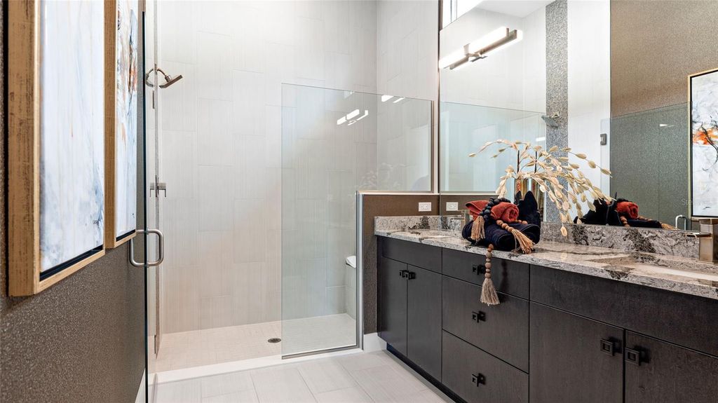 Image 20 of property listing at 391 VERONA WAY, Lady Lake, FL 32159