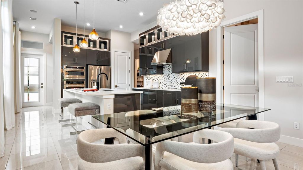 Image 8 of property listing at 391 VERONA WAY, Lady Lake, FL 32159