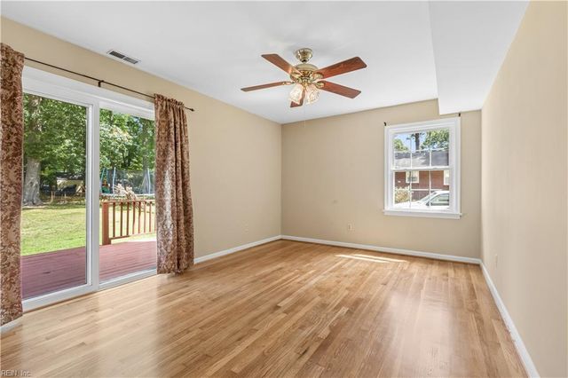 107 Cheadle Loop RD, Seaford, VA 23696
