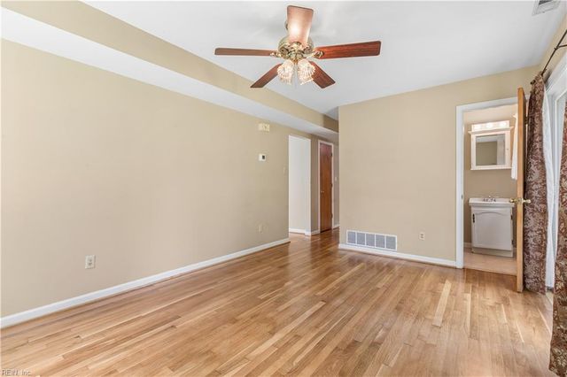 107 Cheadle Loop RD, Seaford, VA 23696