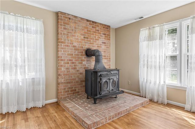 107 Cheadle Loop RD, Seaford, VA 23696