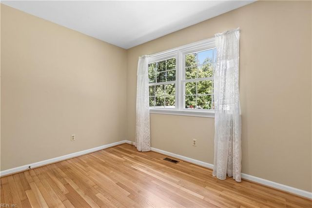 107 Cheadle Loop RD, Seaford, VA 23696