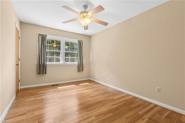 107 Cheadle Loop RD, Seaford, VA 23696