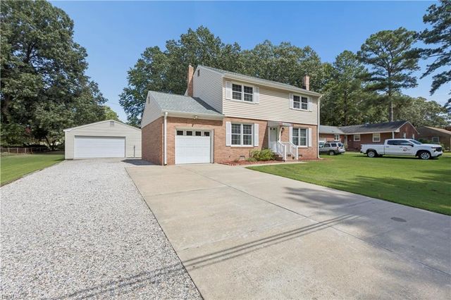 107 Cheadle Loop RD, Seaford, VA 23696