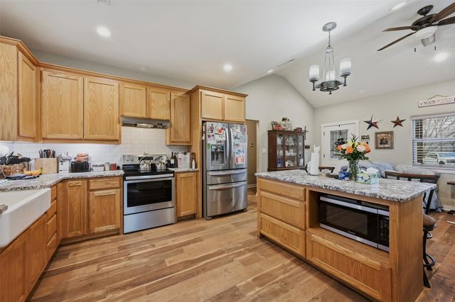 812 Quail Creek Circle, Pottsboro, TX 75076