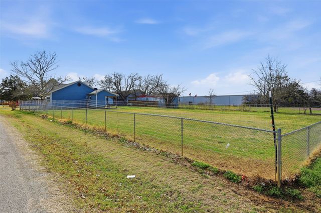 812 Quail Creek Circle, Pottsboro, TX 75076