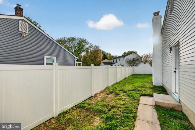 22 WILLOW RIDGE RD, Marlton, NJ 08053