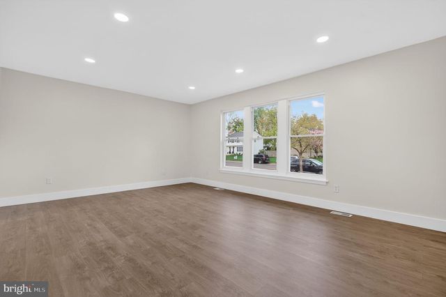 22 WILLOW RIDGE RD, Marlton, NJ 08053